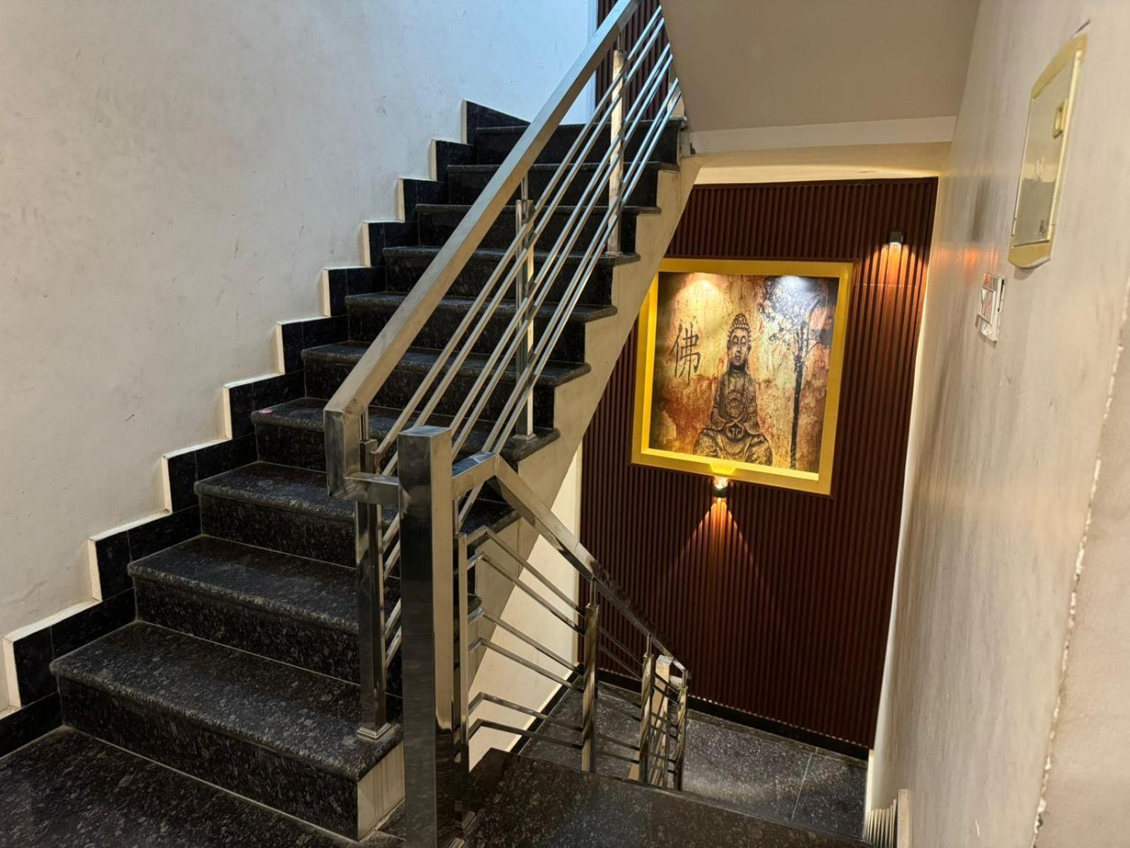 Hotel Pearl Inn Rudrapur Extérieur photo