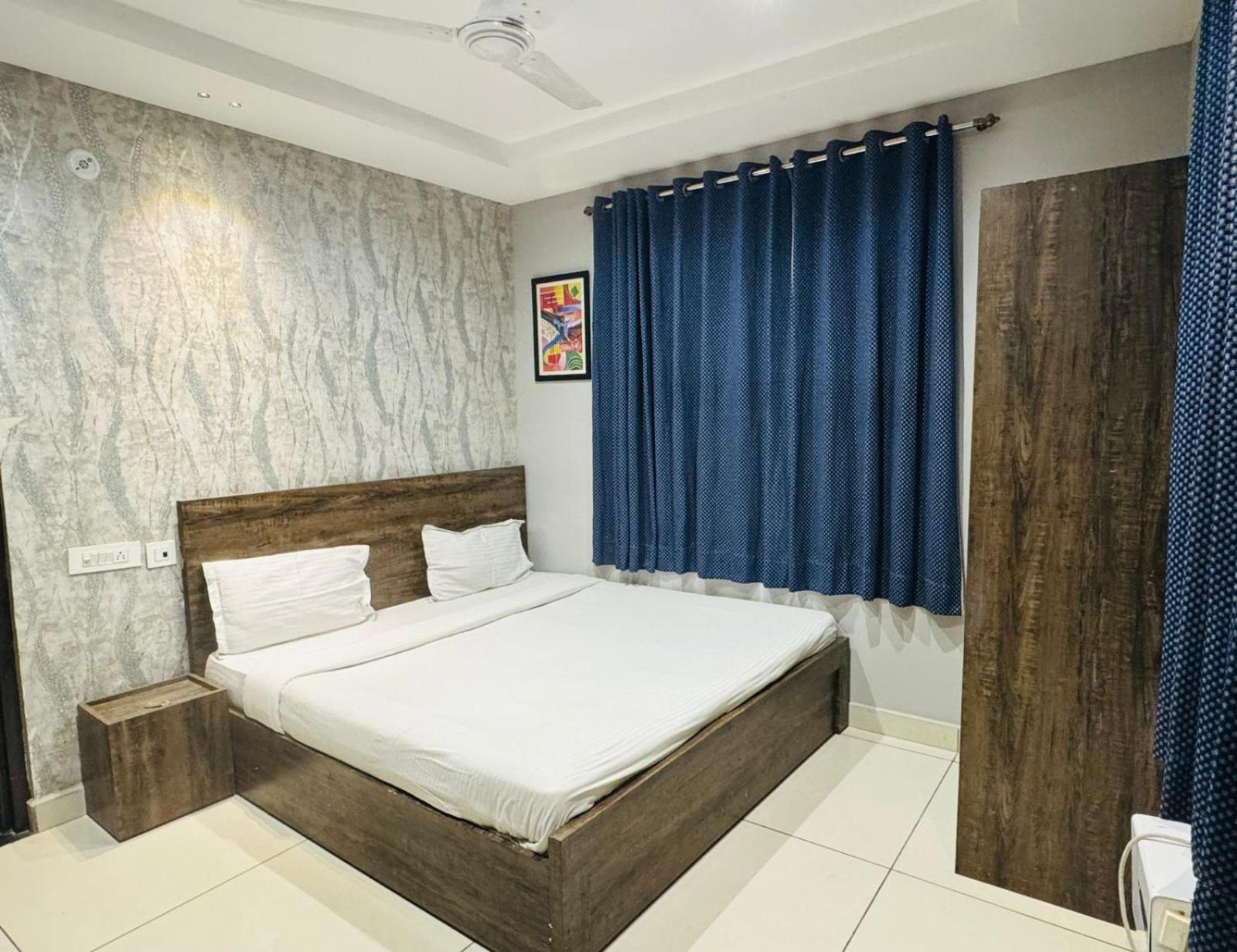 Hotel Pearl Inn Rudrapur Extérieur photo