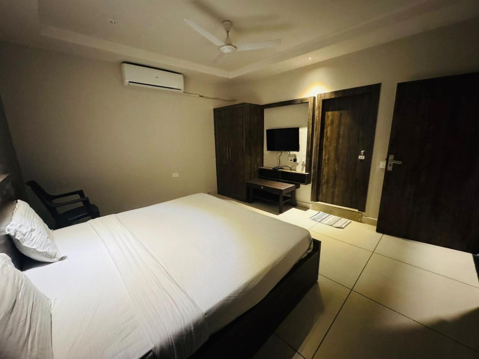 Hotel Pearl Inn Rudrapur Extérieur photo