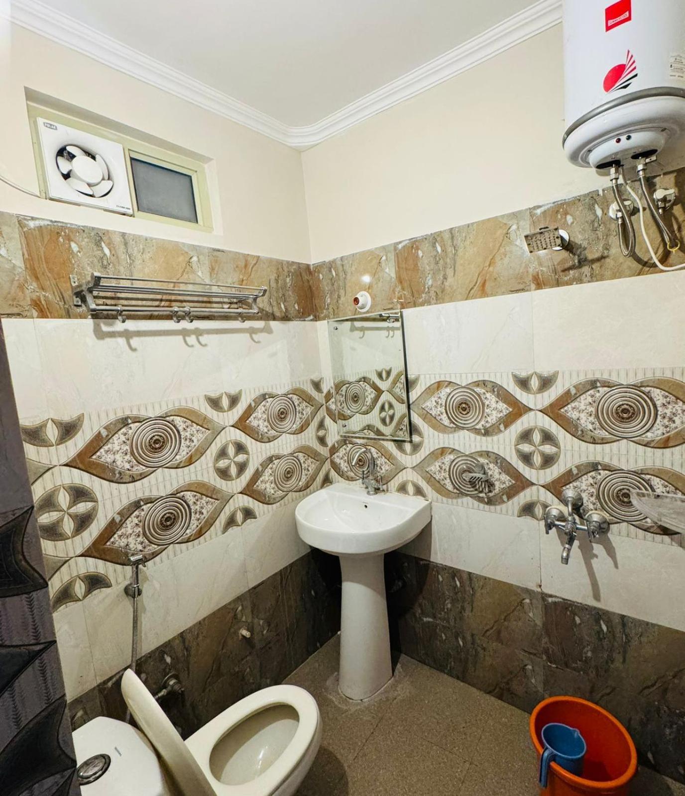 Hotel Pearl Inn Rudrapur Extérieur photo