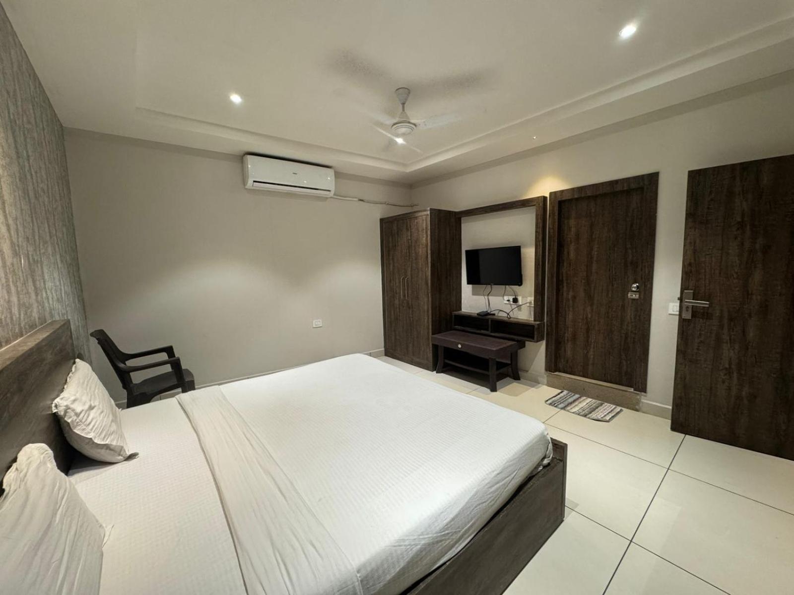 Hotel Pearl Inn Rudrapur Extérieur photo