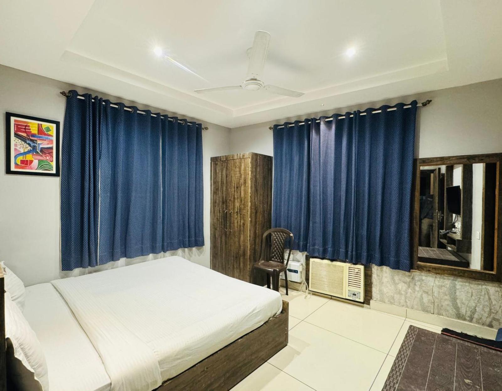 Hotel Pearl Inn Rudrapur Extérieur photo