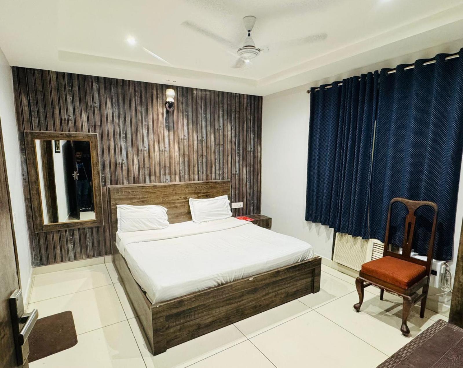Hotel Pearl Inn Rudrapur Extérieur photo