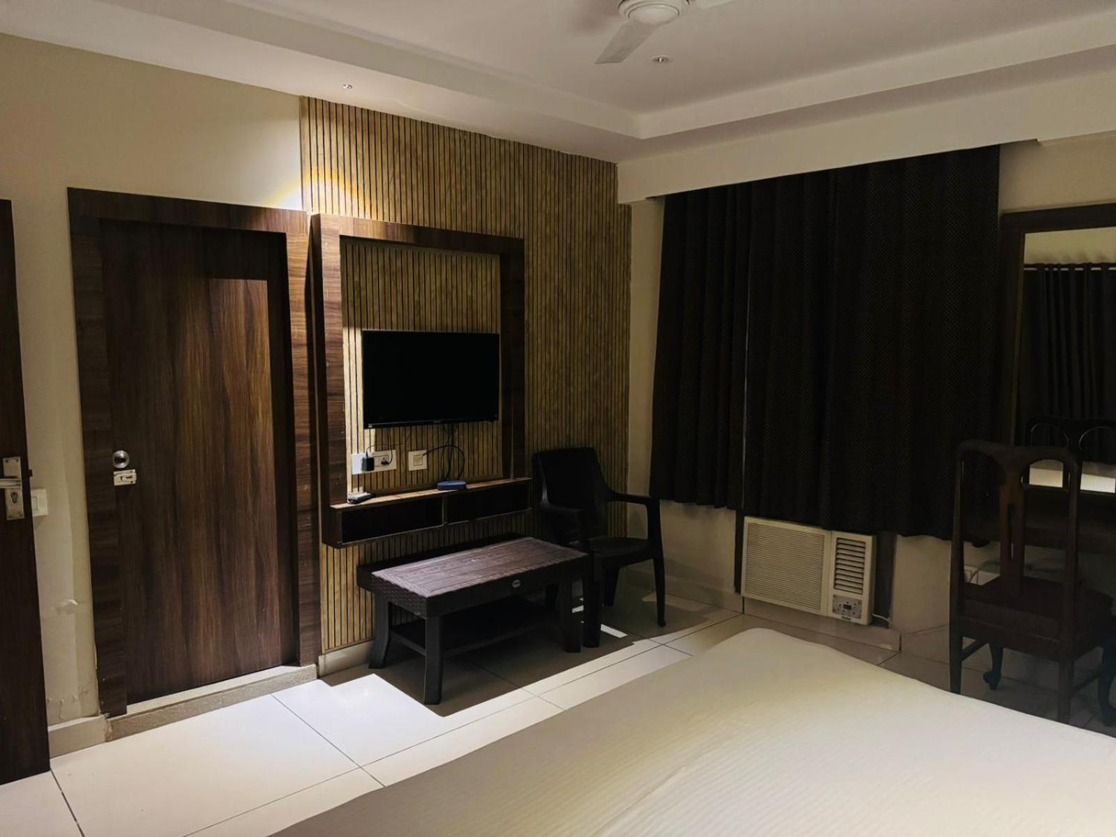 Hotel Pearl Inn Rudrapur Extérieur photo